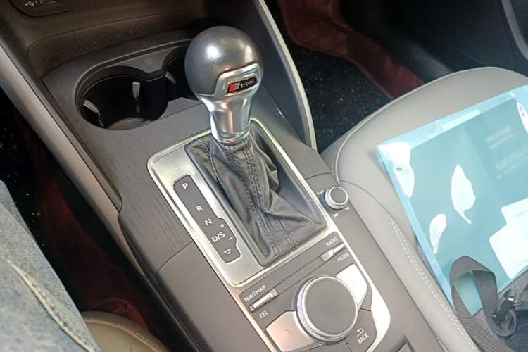 Used Audi A3 2018 30th Anniversary Edition Limousine 35 TFSI Fashion Model Gear Lever