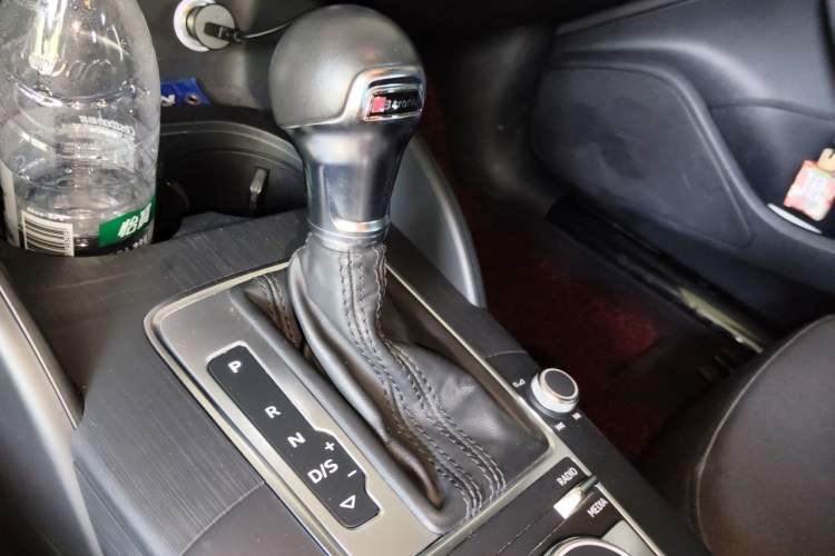 Used Audi A3 2018 30th Anniversary Edition Limousine 35 TFSI Ambition Model Gear Lever