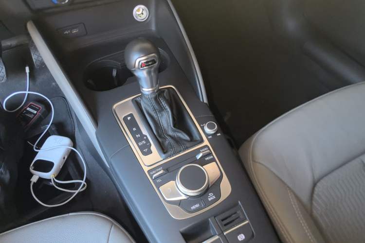 Used Audi A3 2018 30th Anniversary Edition Limousine 35 TFSI Fashion Model Gear Lever