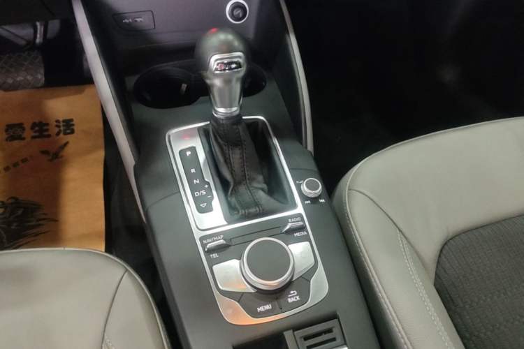 Used Audi A3 2018 30th Anniversary Edition Sportback 35 TFSI Fashion Model Gear Lever
