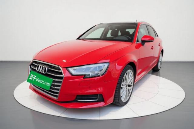 Ojetý Audi A3 2018 30th Anniversary Edition Sportback 35 TFSI Style Model