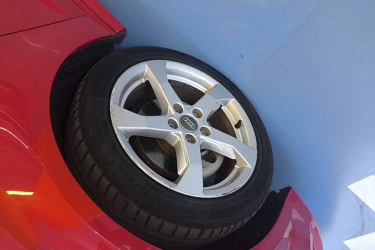 Used Audi A3 2018 30th Anniversary Edition Sportback 35 TFSI Fashion Model Left Front Wheel Hub