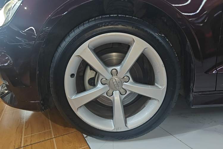 Used Audi A3 2018 30th Anniversary Edition Limousine 35 TFSI Fashion Model Left Front Wheel Hub