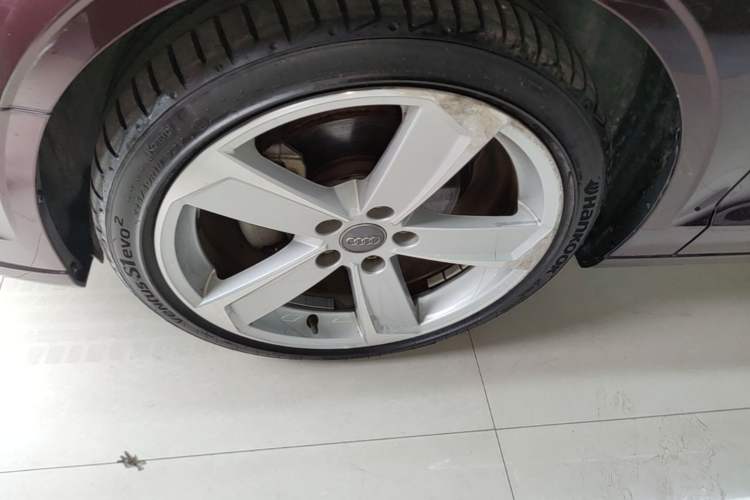 Used Audi A3 2018 30th Anniversary Edition Limousine 35 TFSI Style Model Left Front Wheel Hub