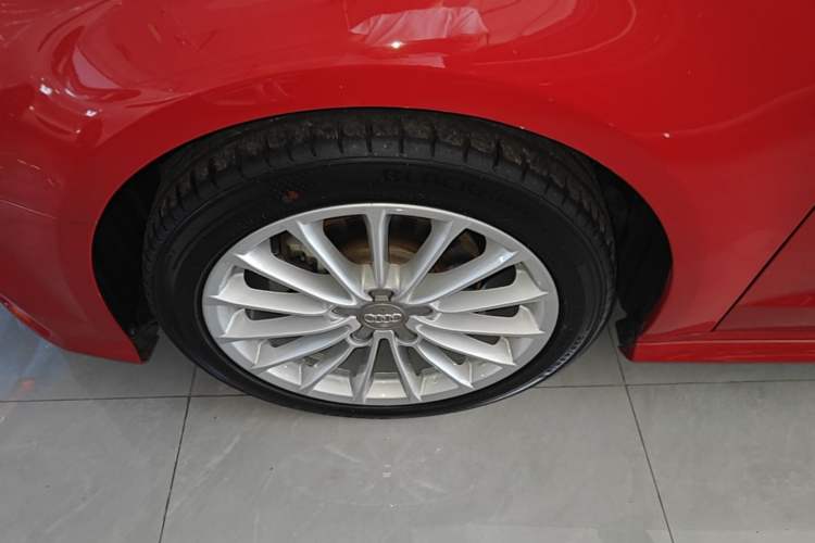 Used Audi A3 2018 30th Anniversary Edition Sportback 35 TFSI Fashion Model Left Front Wheel Hub