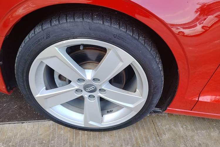 Used Audi A3 2018 30th Anniversary Edition Limousine 40 TFSI Style Model Left Front Wheel Hub