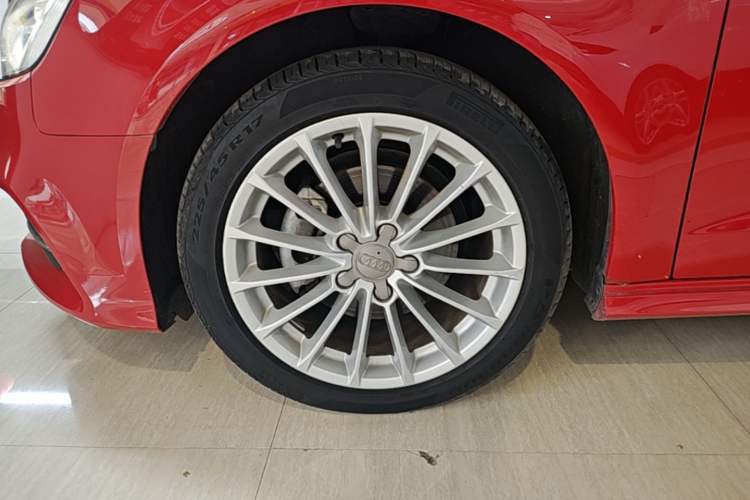 Used Audi A3 2018 30th Anniversary Edition Sportback 35 TFSI Fashion Model Left Front Wheel Hub