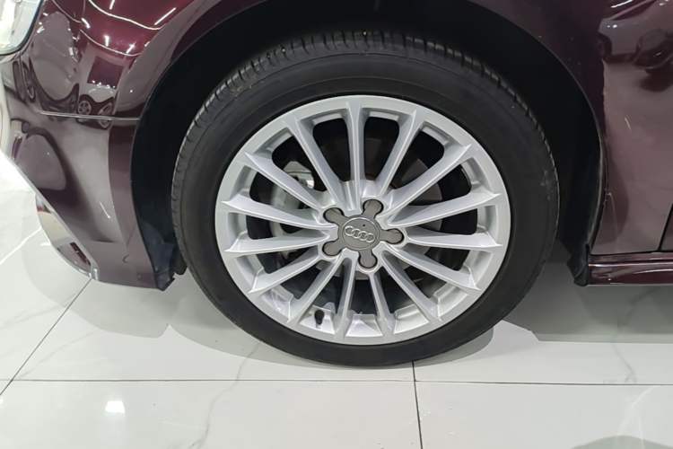 Used Audi A3 2018 30th Anniversary Edition Sportback 35 TFSI Fashion Model Left Front Wheel Hub