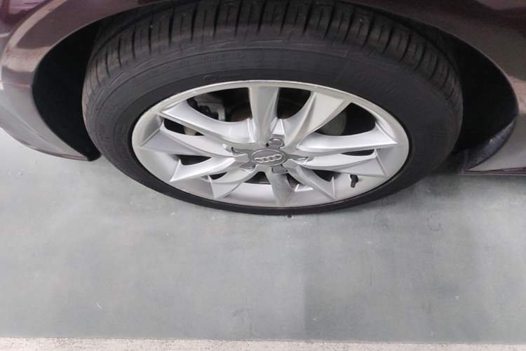 Used Audi A3 2018 30th Anniversary Edition Sportback 35 TFSI Ambition Model Left Front Wheel Hub