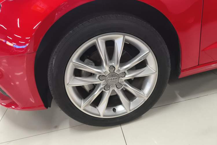 Used Audi A3 2018 30th Anniversary Edition Sportback 35 TFSI Ambition Model Left Front Wheel Hub