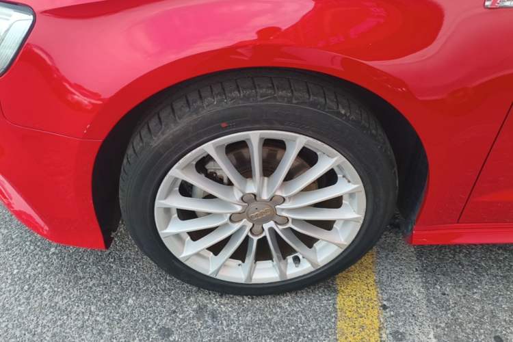 Used Audi A3 2018 30th Anniversary Edition Sportback 35 TFSI Fashion Model Left Front Wheel Hub