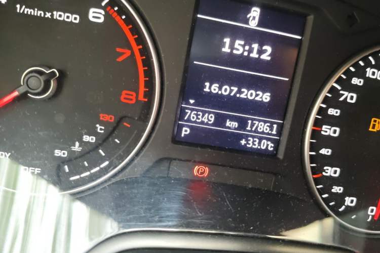 Used Audi A3 2018 30th Anniversary Edition Limousine 35 TFSI Fashion Model Odometer Close Up