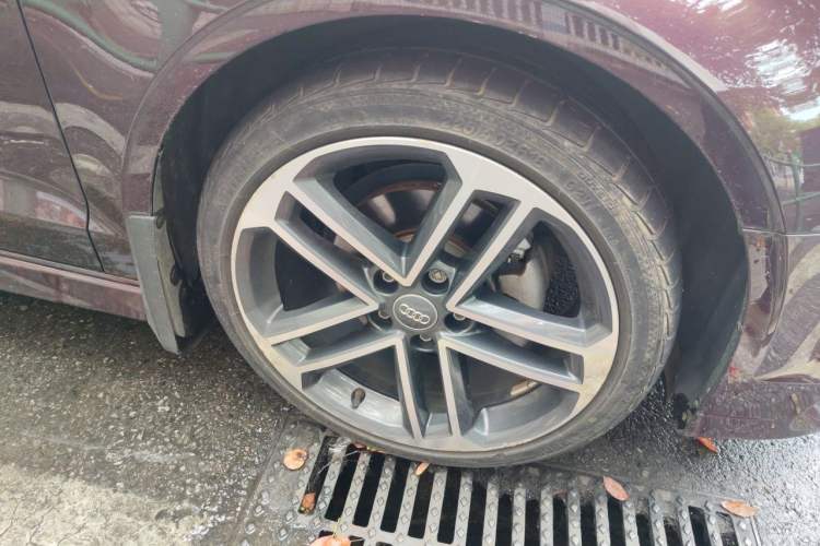Used Audi A3 2018 30th Anniversary Edition Limousine 35 TFSI Fashion Model Right Front Wheel Hub