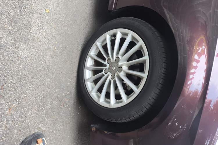 Used Audi A3 2018 30th Anniversary Edition Sportback 35 TFSI Sport Model Right Front Wheel Hub