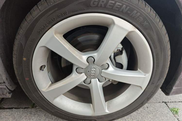 Used Audi A3 2018 30th Anniversary Edition Limousine 35 TFSI Fashion Model Right Front Wheel Hub