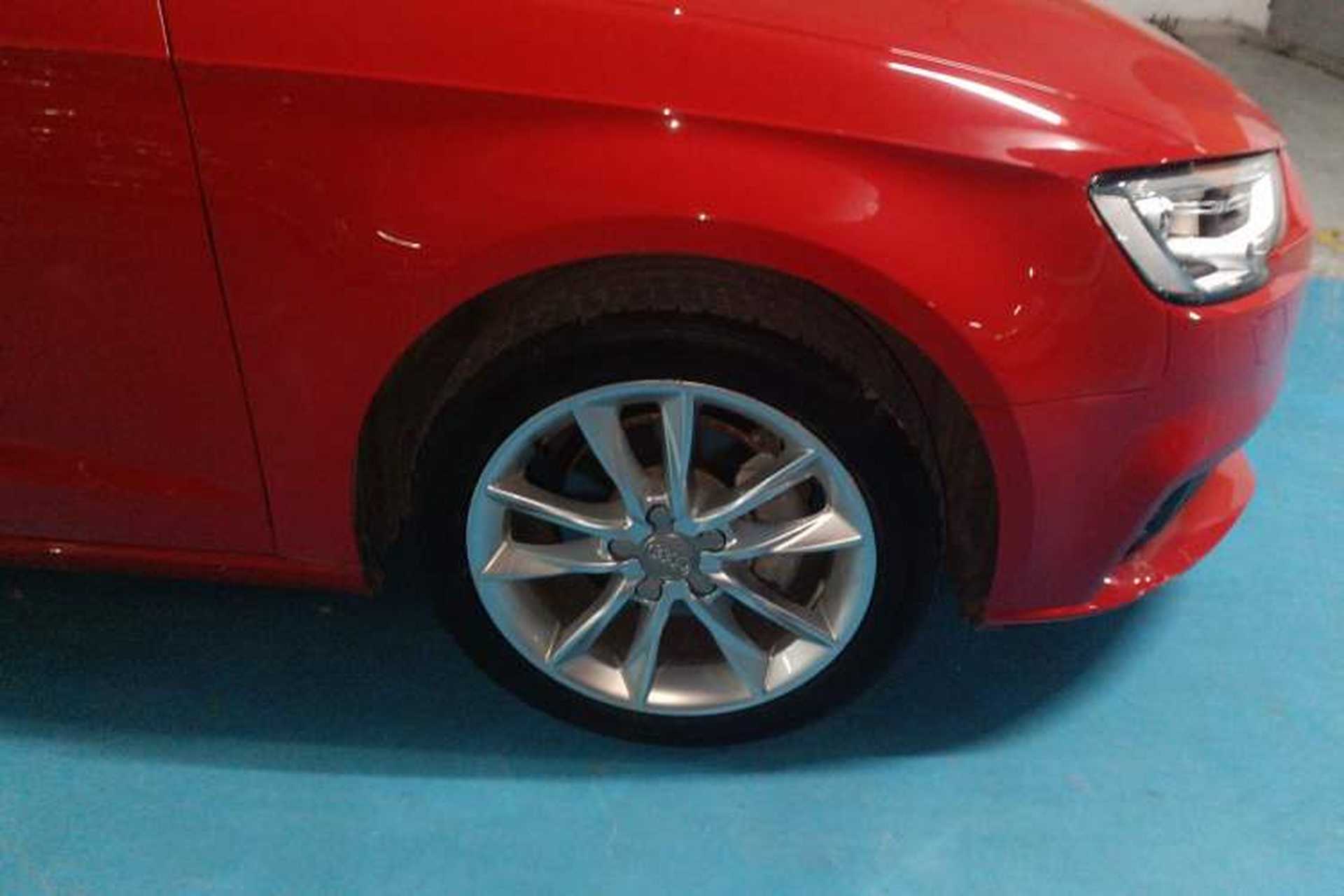 Used Audi A3 2018 30th Anniversary Edition Sportback 35 TFSI Ambition Model Right Front Wheel Hub