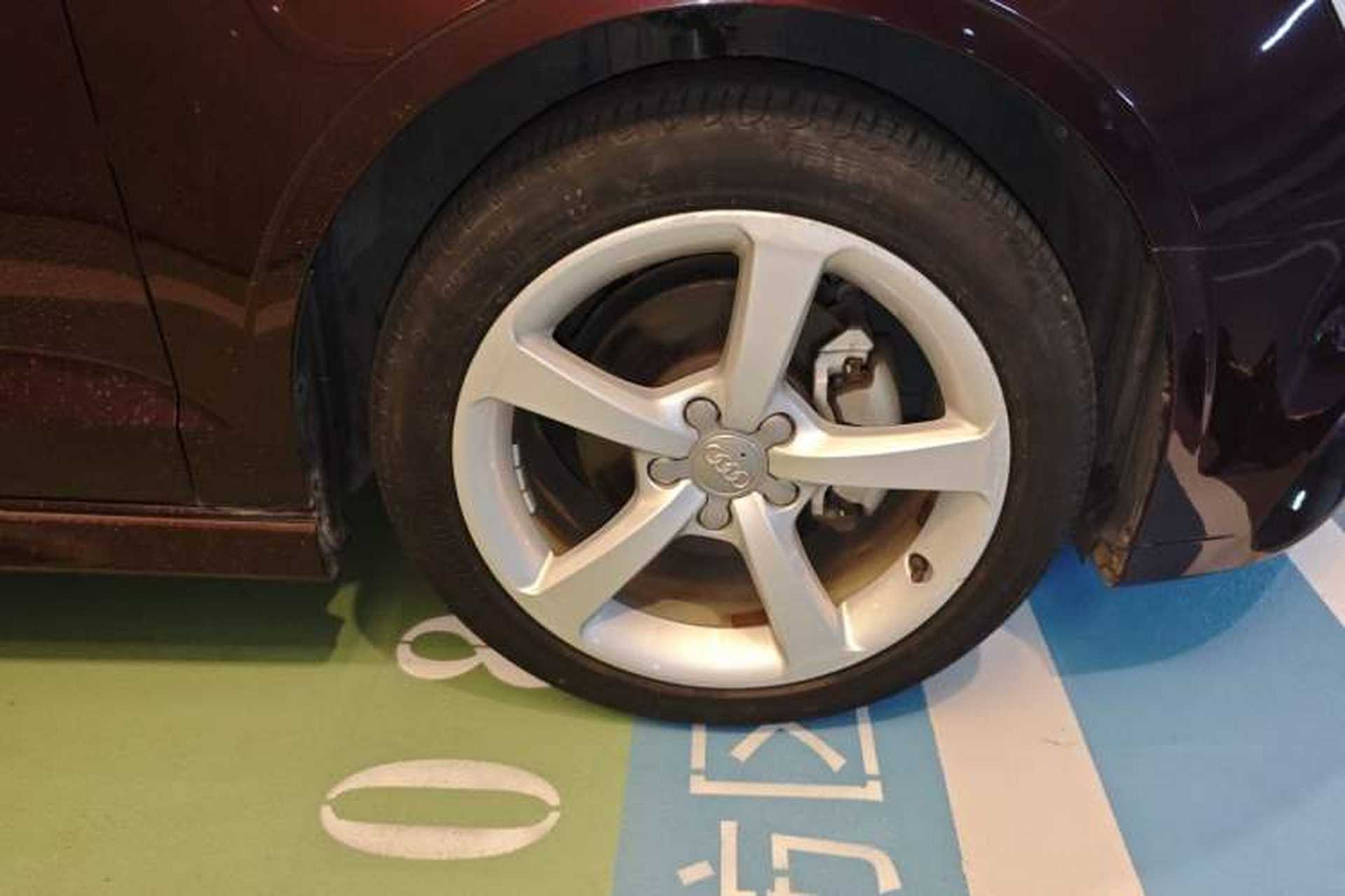Used Audi A3 2018 30th Anniversary Edition Limousine 35 TFSI Fashion Model Right Front Wheel Hub