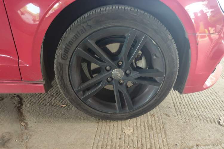 Used Audi A3 2018 30th Anniversary Edition Limousine 35 TFSI Fashion Model Right Front Wheel Hub