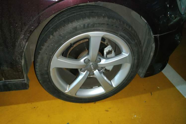Used Audi A3 2018 30th Anniversary Edition Limousine 35 TFSI Fashion Model Right Front Wheel Hub