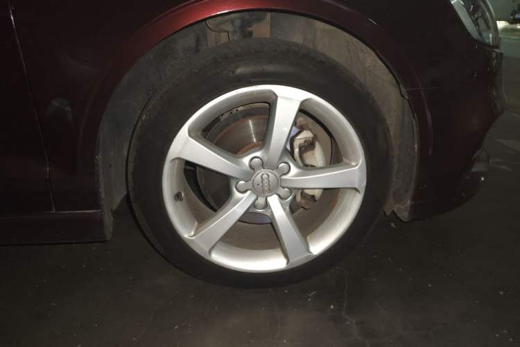 Used Audi A3 2018 30th Anniversary Edition Limousine 35 TFSI Fashion Model Right Front Wheel Hub