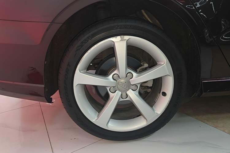 Used Audi A3 2018 30th Anniversary Edition Limousine 35 TFSI Fashion Model Right Rear Wheel Hub