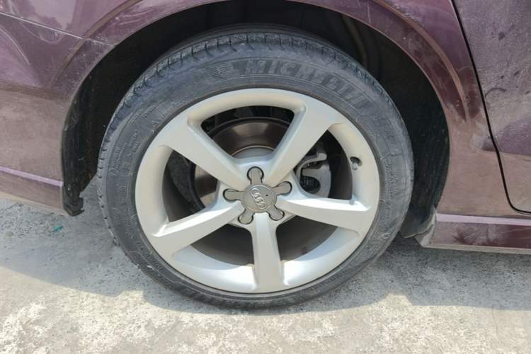 Used Audi A3 2018 30th Anniversary Edition Limousine 35 TFSI Fashion Model Right Rear Wheel Hub
