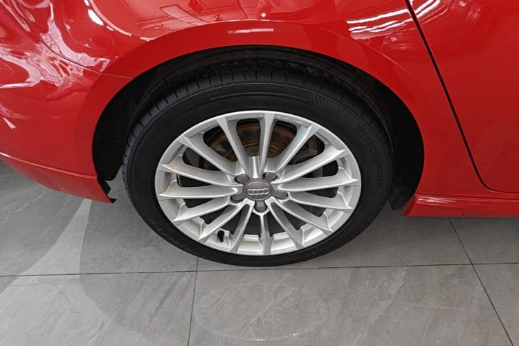 Used Audi A3 2018 30th Anniversary Edition Sportback 35 TFSI Fashion Model Right Rear Wheel Hub