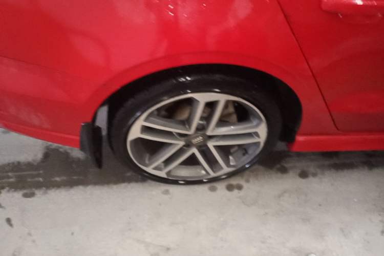 Used Audi A3 2018 30th Anniversary Edition Limousine 35 TFSI Sport Model Right Rear Wheel Hub