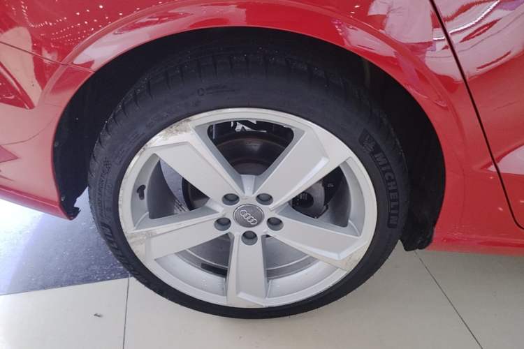 Used Audi A3 2018 30th Anniversary Edition Limousine 40 TFSI Style Model Right Rear Wheel Hub