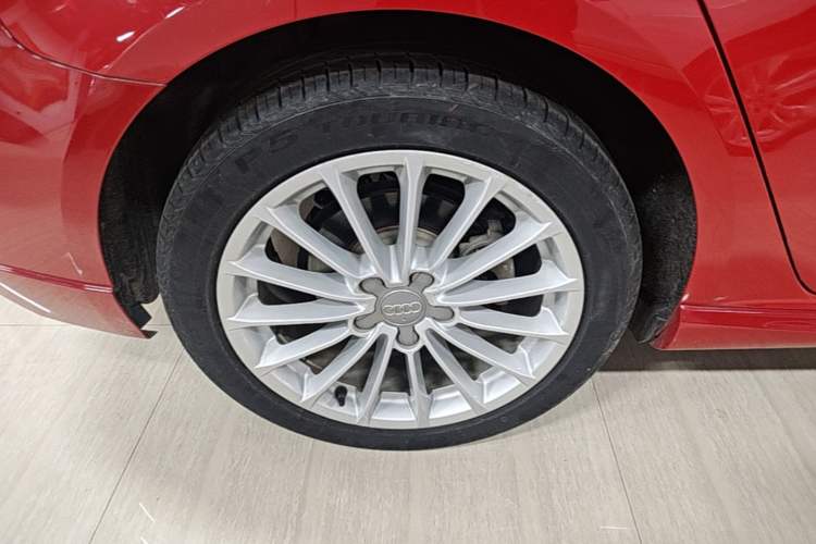 Used Audi A3 2018 30th Anniversary Edition Sportback 35 TFSI Fashion Model Right Rear Wheel Hub