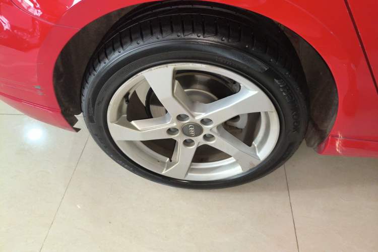 Used Audi A3 2018 30th Anniversary Edition Sportback 35 TFSI Fashion Model Right Rear Wheel Hub