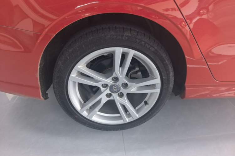 Used Audi A3 2018 30th Anniversary Edition Limousine 35 TFSI Fashion Model Right Rear Wheel Hub