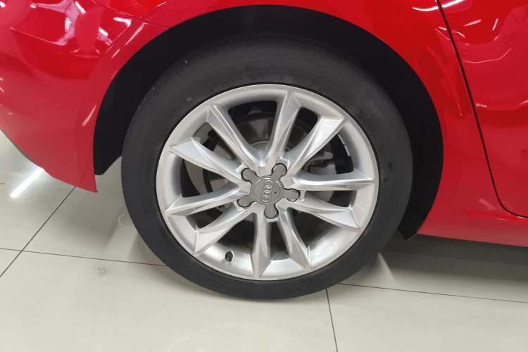 Used Audi A3 2018 30th Anniversary Edition Sportback 35 TFSI Ambition Model Right Rear Wheel Hub