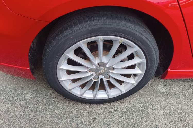 Used Audi A3 2018 30th Anniversary Edition Sportback 35 TFSI Fashion Model Right Rear Wheel Hub
