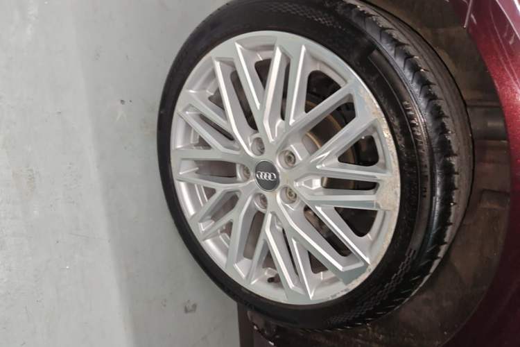 Used Audi A3 2018 30th Anniversary Edition Sportback 35 TFSI Style Model Right Rear Wheel Hub