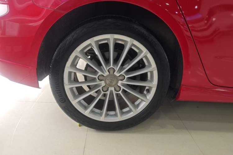 Used Audi A3 2018 30th Anniversary Edition Sportback 35 TFSI Fashion Model Right Rear Wheel Hub