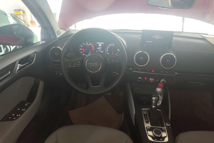 Used Audi A3 2018 30th Anniversary Edition Limousine 35 TFSI Fashion Model Steering Wheel