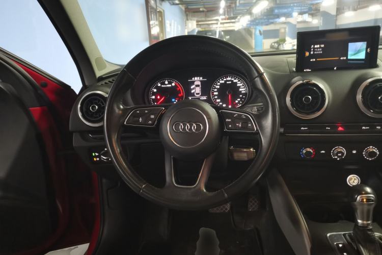 Used Audi A3 2018 30th Anniversary Edition Limousine 35 TFSI Fashion Model Steering Wheel