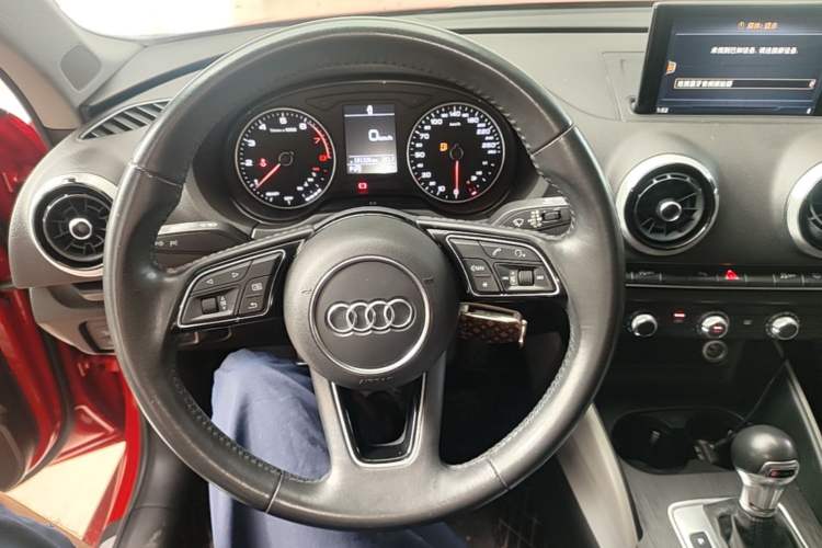 Used Audi A3 2018 30th Anniversary Edition Limousine 35 TFSI Fashion Model Steering Wheel
