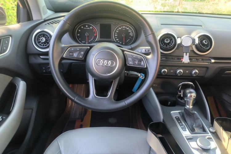 Used Audi A3 2018 30th Anniversary Edition Limousine 35 TFSI Fashion Model Steering Wheel