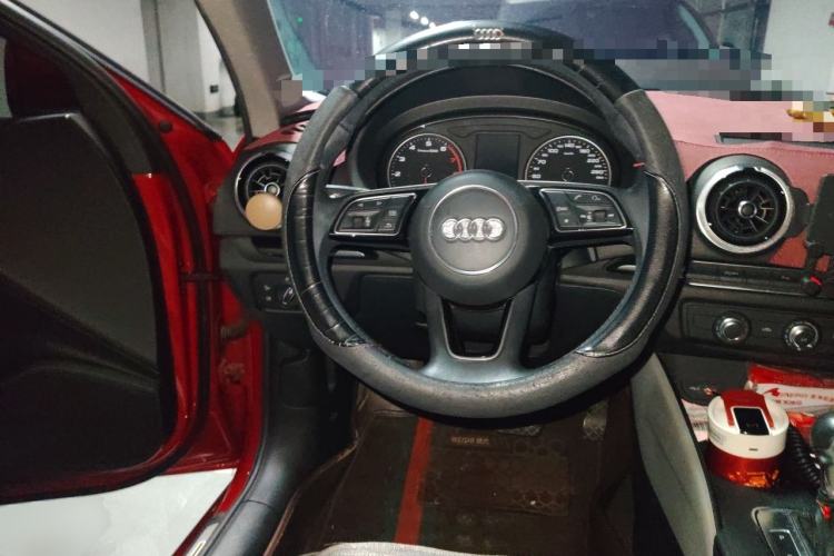 Used Audi A3 2018 30th Anniversary Edition Limousine 35 TFSI Fashion Model Steering Wheel