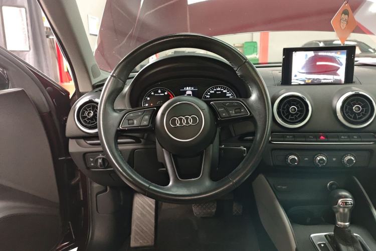 Used Audi A3 2018 30th Anniversary Edition Limousine 35 TFSI Fashion Model Steering Wheel