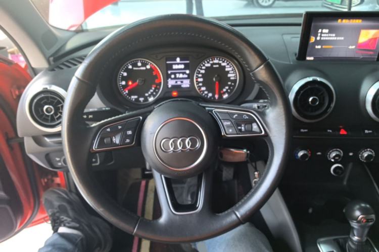 Used Audi A3 2018 30th Anniversary Edition Limousine 35 TFSI Fashion Model Steering Wheel