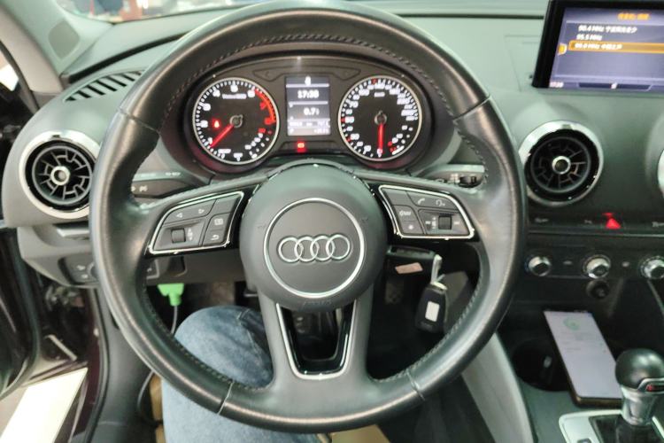 Used Audi A3 2018 30th Anniversary Edition Limousine 35 TFSI Fashion Model Steering Wheel