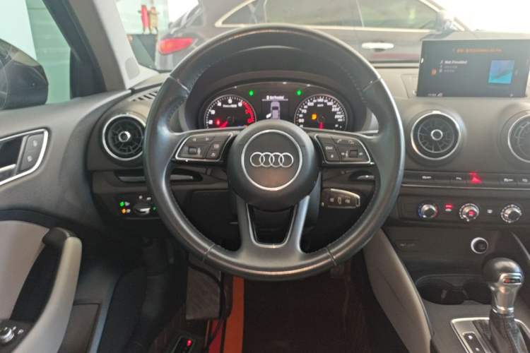 Used Audi A3 2018 30th Anniversary Edition Limousine 35 TFSI Fashion Model Steering Wheel