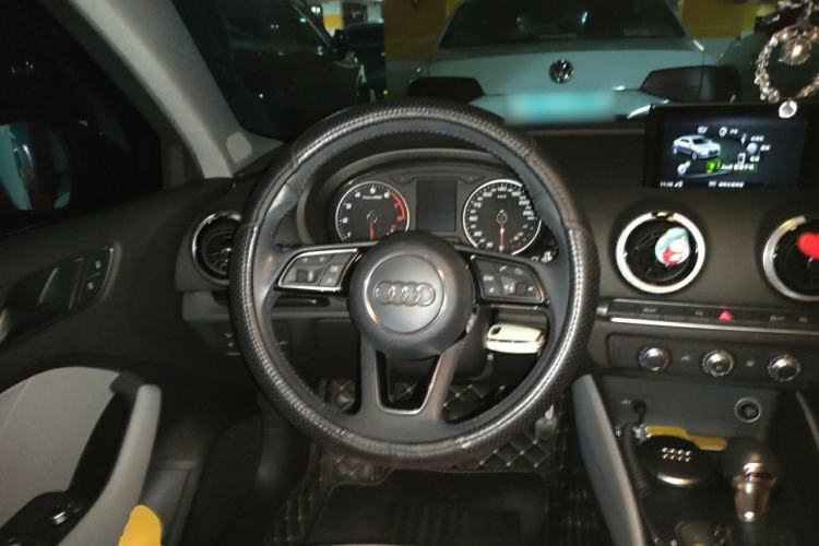 Used Audi A3 2018 30th Anniversary Edition Limousine 35 TFSI Fashion Model Steering Wheel
