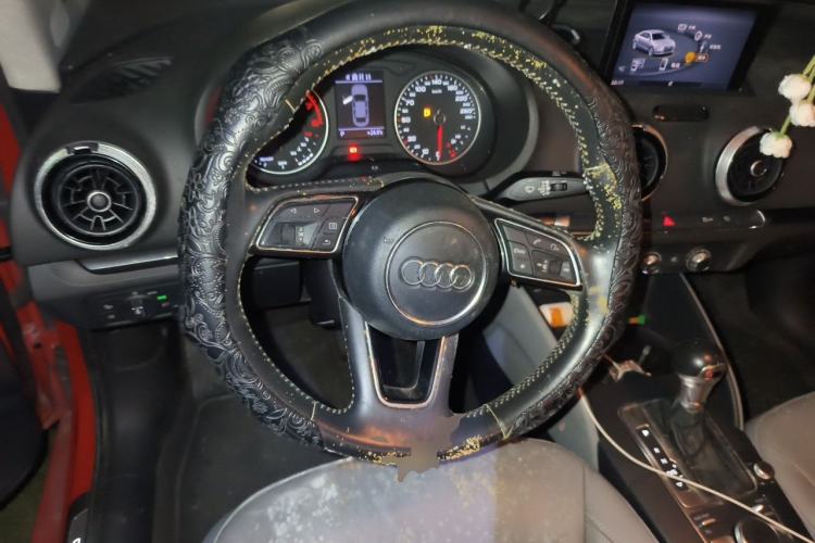 Used Audi A3 2018 30th Anniversary Edition Limousine 35 TFSI Fashion Model Steering Wheel