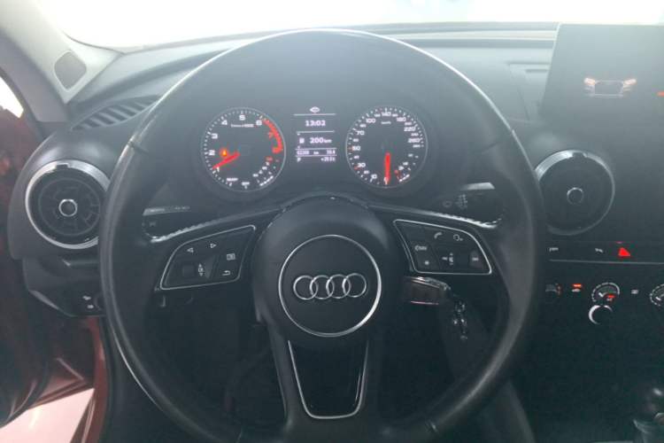 Used Audi A3 2018 30th Anniversary Edition Limousine 35 TFSI Fashion Model Steering Wheel