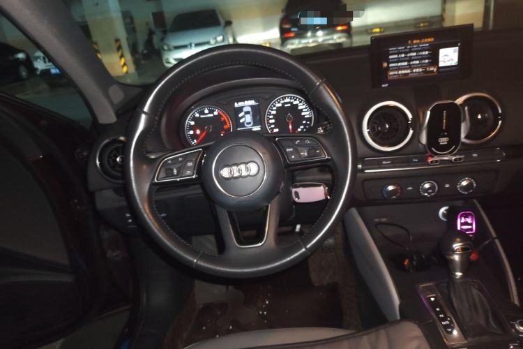 Used Audi A3 2018 30th Anniversary Edition Limousine 35 TFSI Fashion Model Steering Wheel