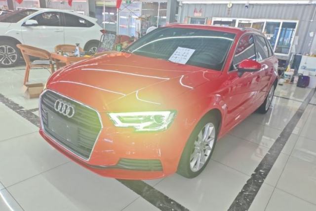Ojetý Audi A3 2018 30th Anniversary Edition Sportback 35 TFSI Ambition Model